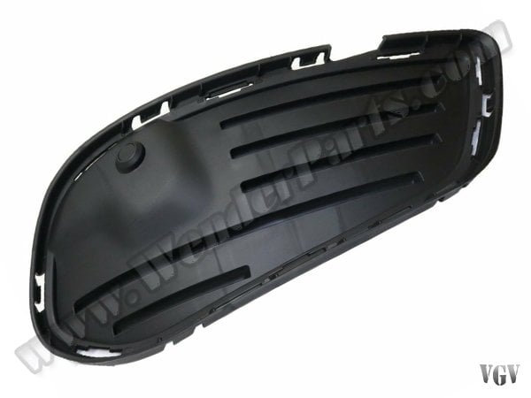 [27810]    Tampon Izgara Kapağı W205 Ön İç Sağ -AMG-